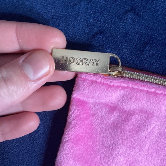 Make up bag and eyeliner set - Picture 3 of 9